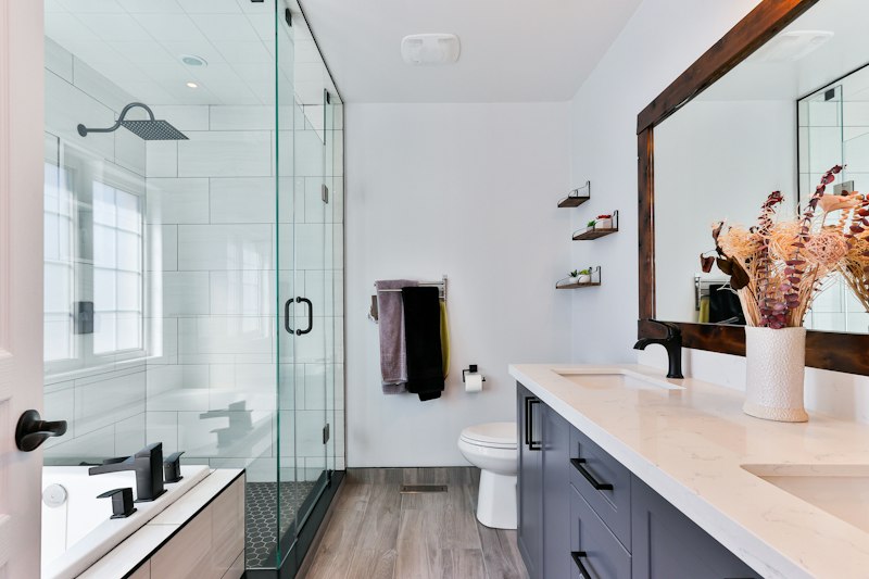 Heritage Deluxe Bathroom